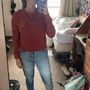 Long sleeve cropped tee from billabong, size medium!